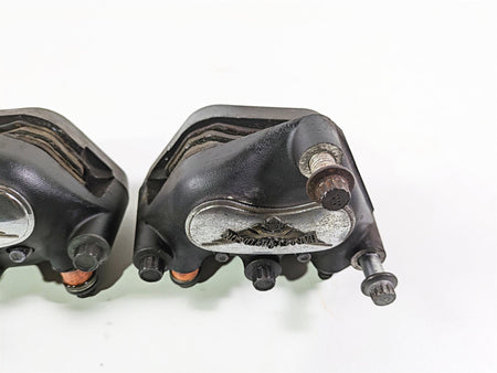 2005 Harley Touring FLHRI Road King Front Brake Caliper Set 44023-00C 44046-00D {{ shop.shopifyCountryName }} - Mototech271