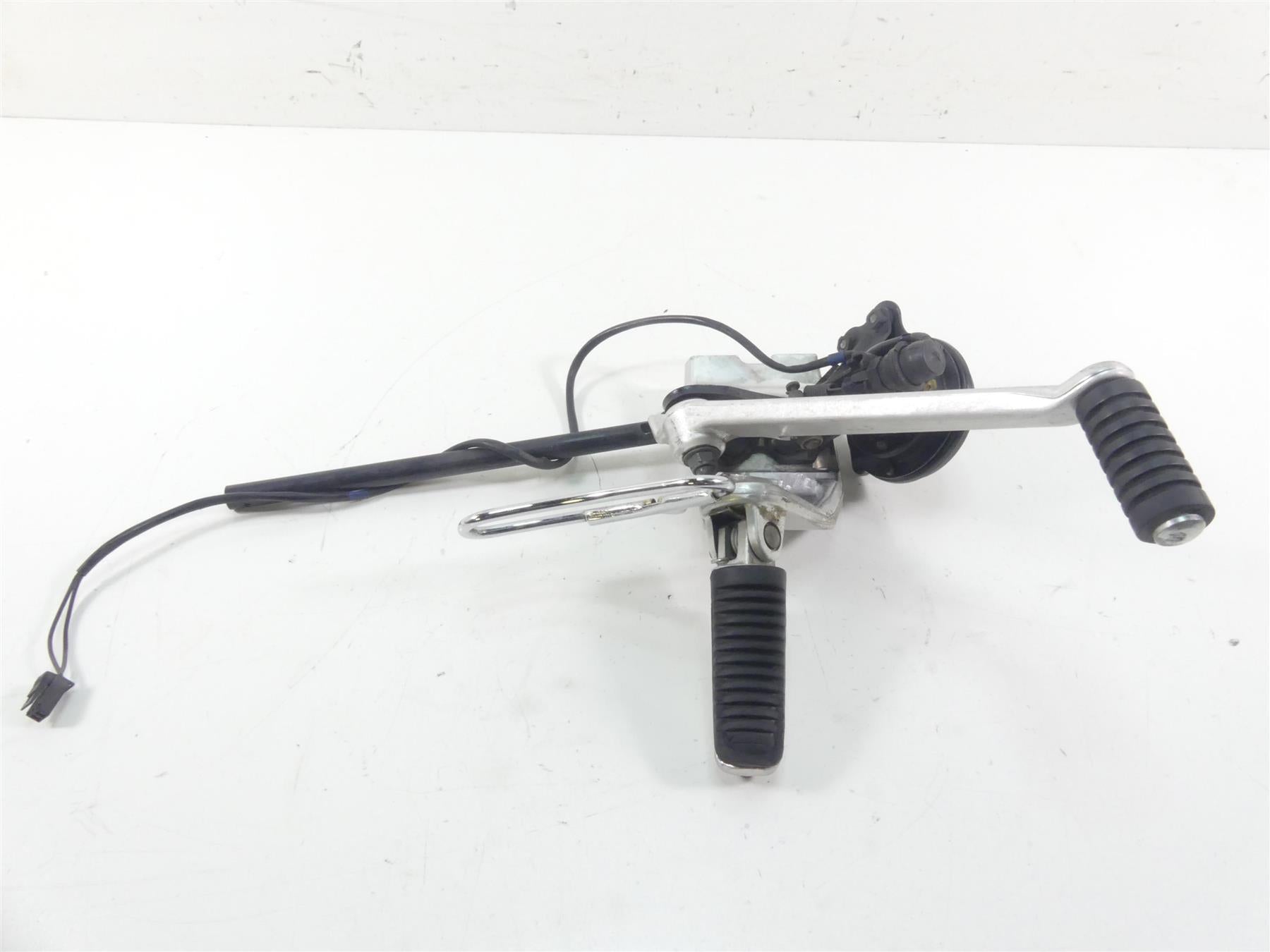 2004 Yamaha XV1700 Road Star Warrior Right Front Footpeg & Brake 5PX-27420-10-00 | Mototech271