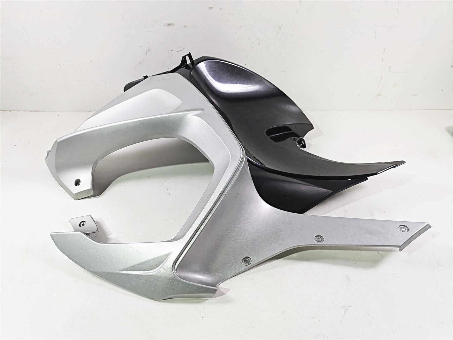 2010 BMW R1200RT K26 Left Main Side Fairing Cover - Read 46637681053 40852156090 {{ shop.shopifyCountryName }} - Mototech271