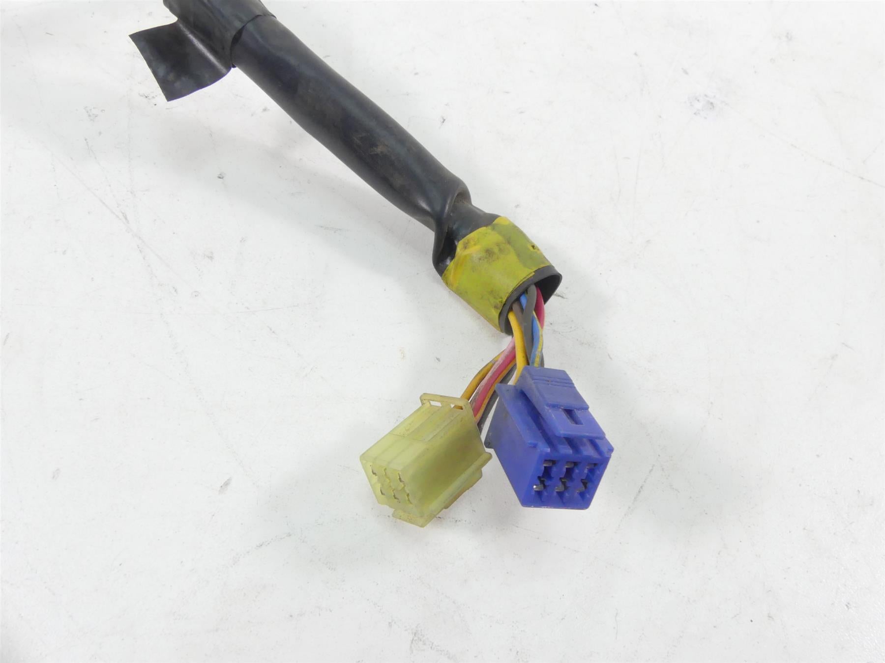 2007 Yamaha XVS1300 V-Star Left Hand Light Horn Control Switch 3D8-83973-00-00 {{ shop.shopifyCountryName }} - Mototech271
