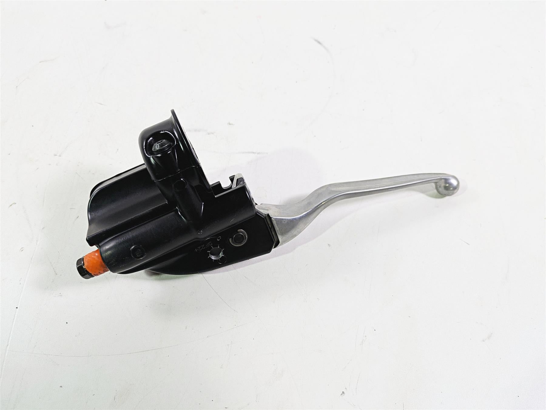 2006 Harley VRSCR Street V-Rod Front Brake Master Cylinder 11/16 44551-06C {{ shop.shopifyCountryName }} - Mototech271