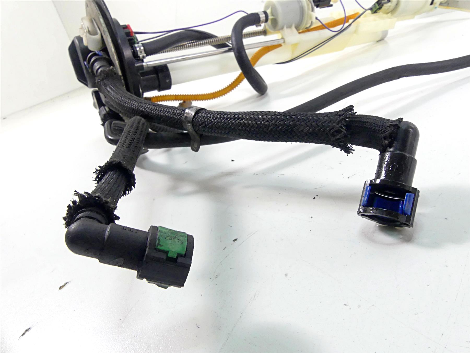 2013 Harley VRSCF Muscle Vrod Fuel Gas Petrol Pump - Tested 75310-07 {{ shop.shopifyCountryName }} - Mototech271