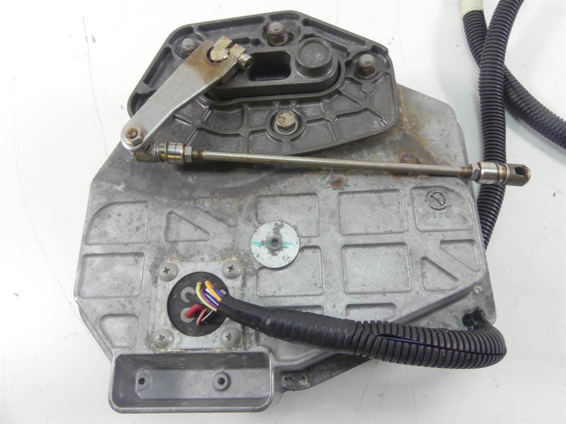 2018 Yamaha Waverunner VX 1800 Cruiser Trim Control Motor & Box F2X-6140B-05-00 {{ shop.shopifyCountryName }} - Mototech271