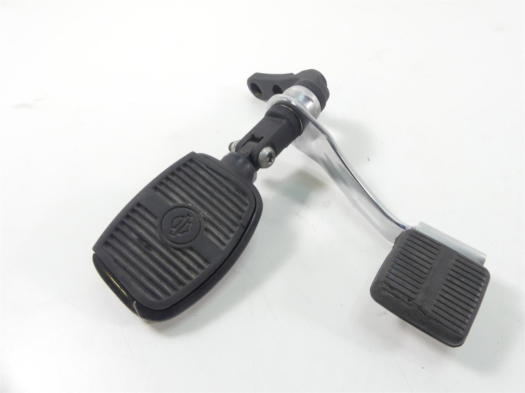 2013 Harley FXDWG Dyna Wide Glide Front Rider Forward Foot Controls 33693-03 {{ shop.shopifyCountryName }} - Mototech271