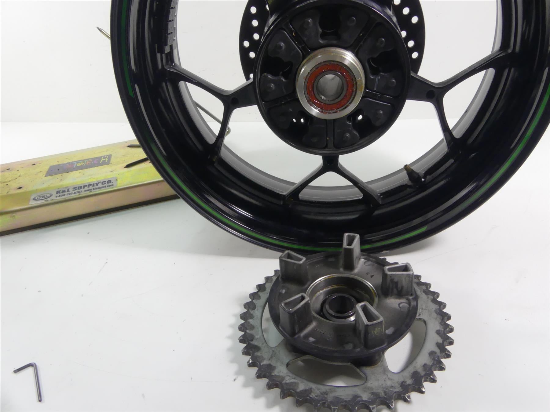 2019 Kawasaki ZX1400 ZX-14R Ninja Straight Rear Wheel Rim 17x6 41073-0574 {{ shop.shopifyCountryName }} - Mototech271