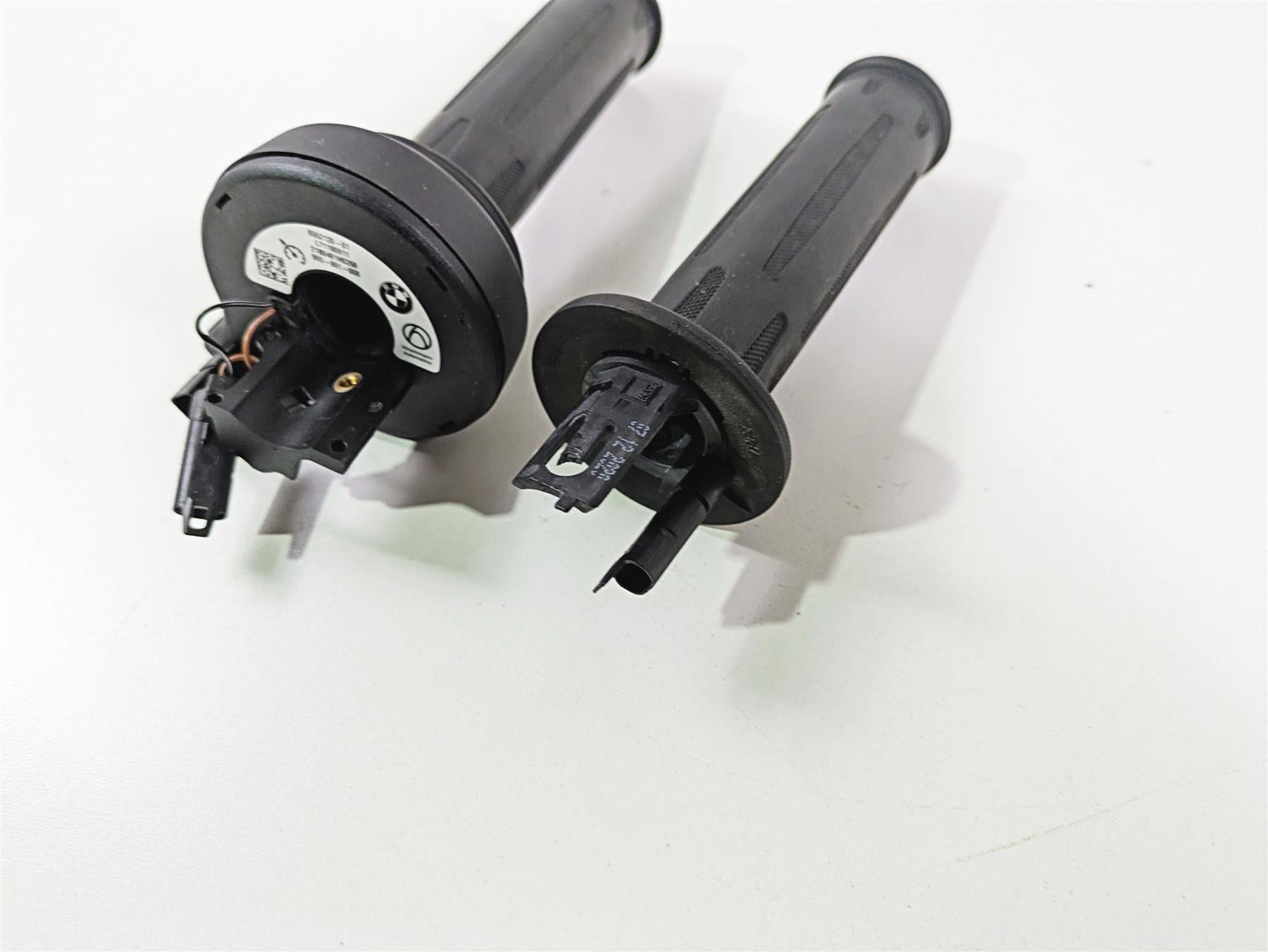 2022 BMW RnineT Pure K22 Heated Hand Grip Set - Read 61318552120 61318554007 {{ shop.shopifyCountryName }} - Mototech271
