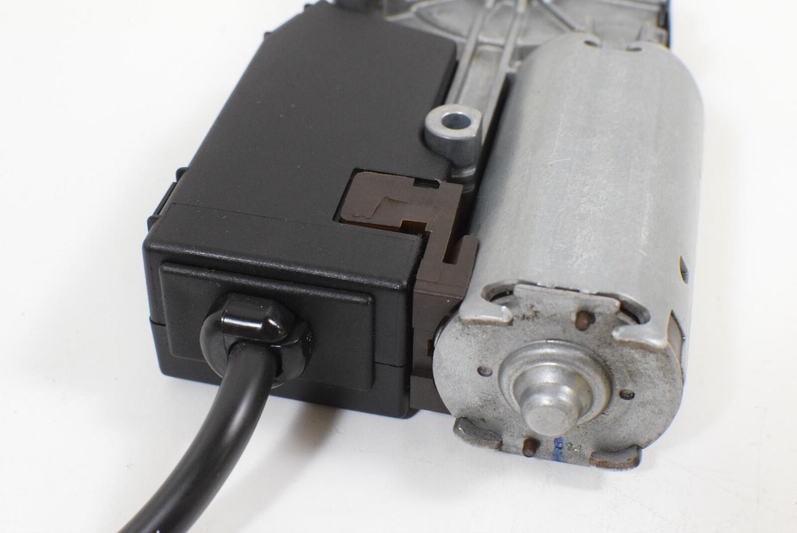 2015 BMW K1600GT K1600 K48 Windshield Wind Shield Actuator Motor 46637724081 {{ shop.shopifyCountryName }} - Mototech271