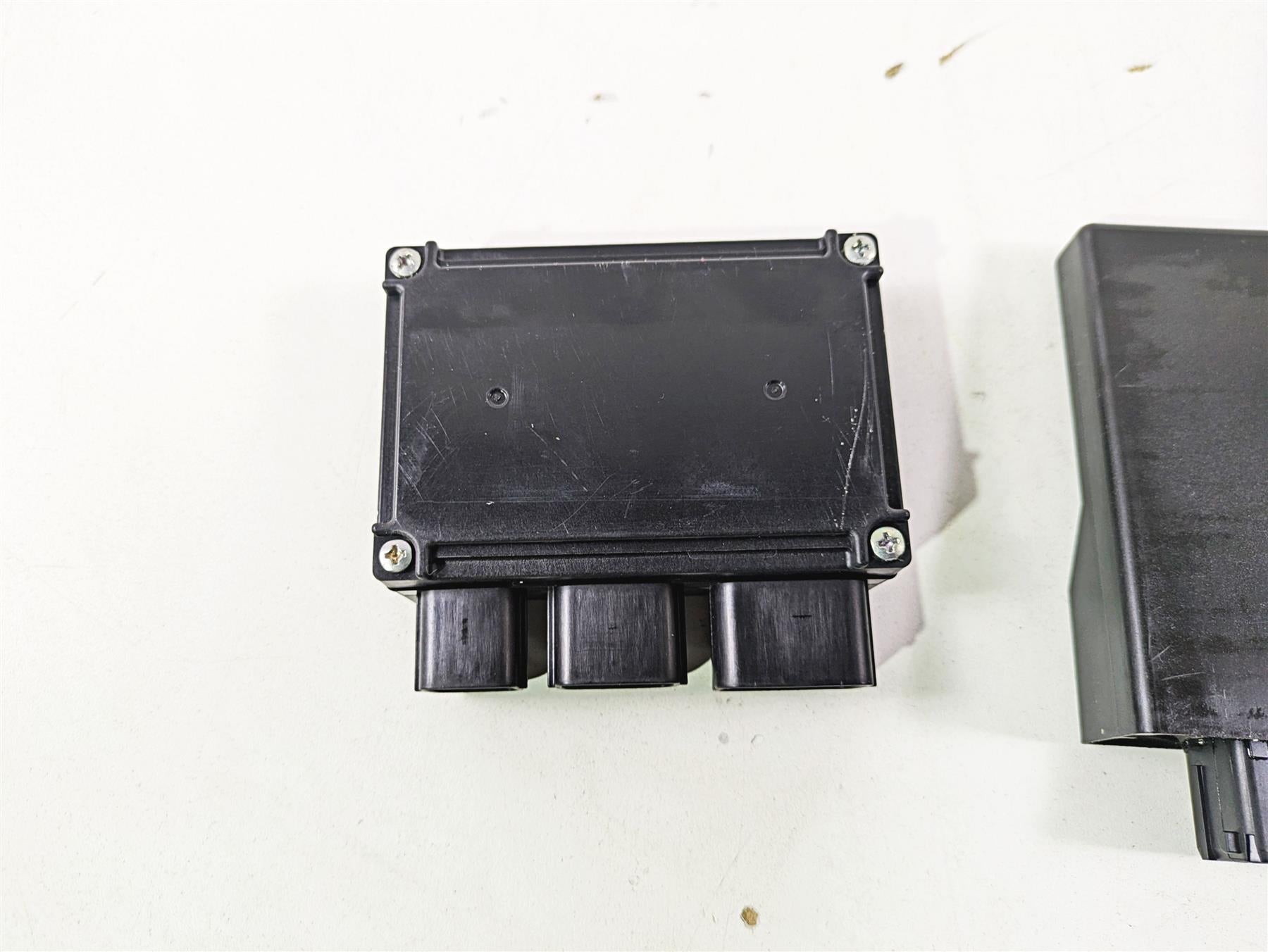 2021 Kawasaki Z900 ZR900 Cdi Engine Control & Relay Box 21175-1546 27002-0050 {{ shop.shopifyCountryName }} - Mototech271