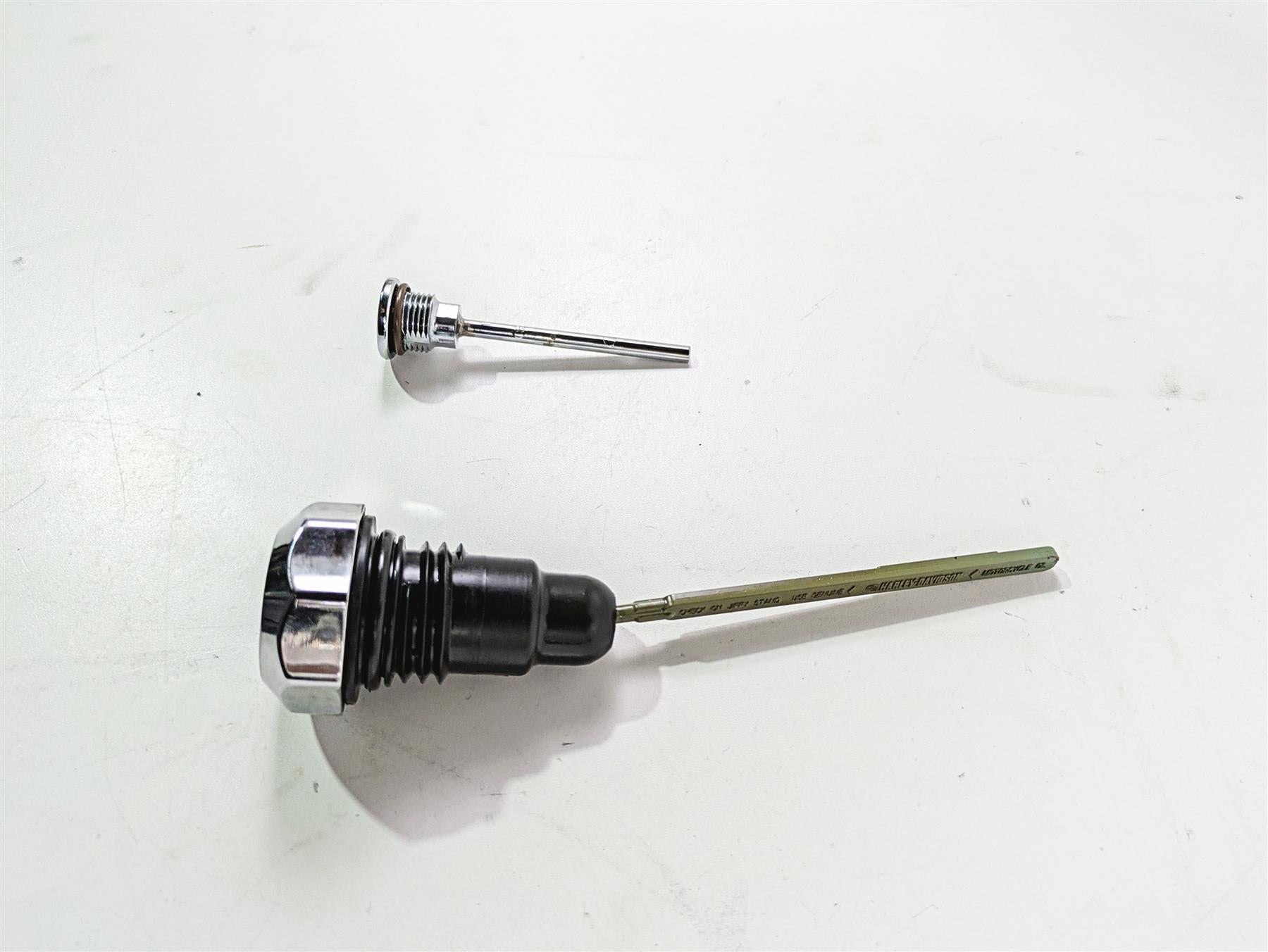 2007 Harley Touring FLHRSE CVO Road King Transmission Oil Dipstick Set 62693-07A {{ shop.shopifyCountryName }} - Mototech271