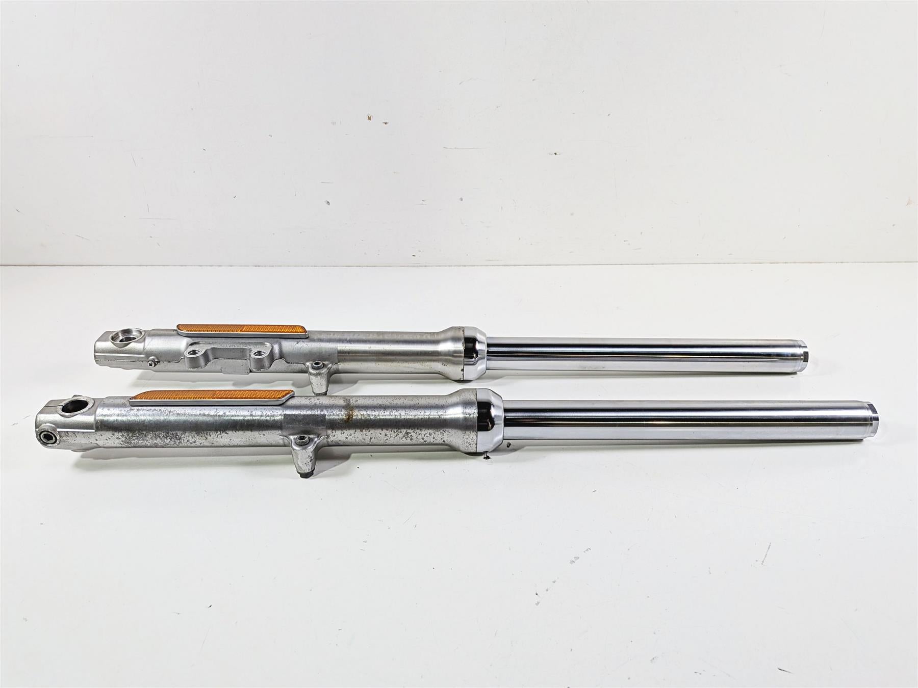 2006 Harley Sportster XL883 Low Front Fork Leg Set 39mm 46307-05 46308-05 {{ shop.shopifyCountryName }} - Mototech271
