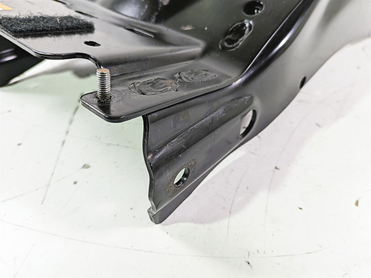 2012 Harley VRSCF Muscle V Rod Rear Inner Fender & Mounts 48527-09 {{ shop.shopifyCountryName }} - Mototech271