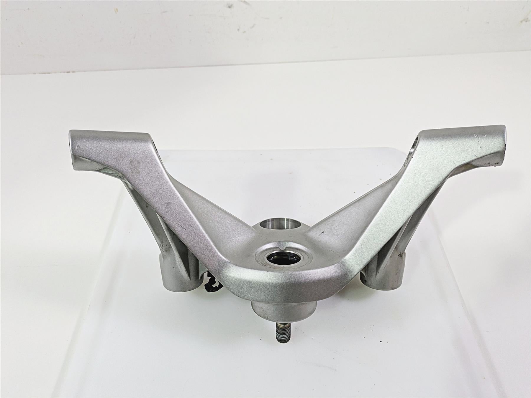 2019 BMW R1250RT K52 Handlebar Mount Upper Triple Tree 32718520053 {{ shop.shopifyCountryName }} - Mototech271