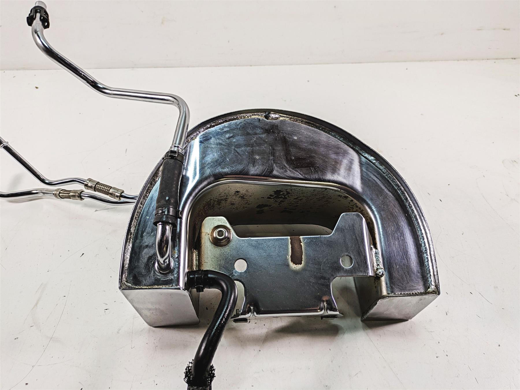 2013 Harley Softail FLSTC Heritage Classic Oil Tank Reservoir & Lines 62498-01A {{ shop.shopifyCountryName }} - Mototech271