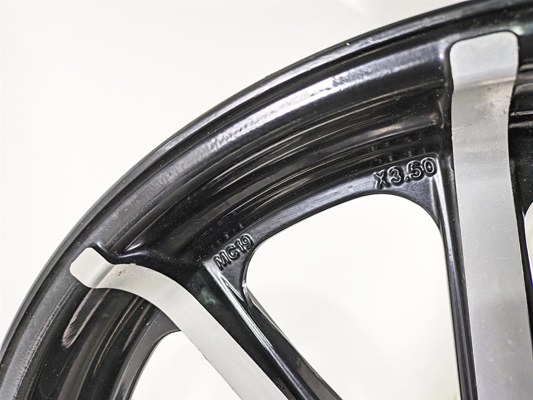 2018 Indian Chieftain Dark Horse Front Wheel Rim 19x3.5 1523059 {{ shop.shopifyCountryName }} - Mototech271