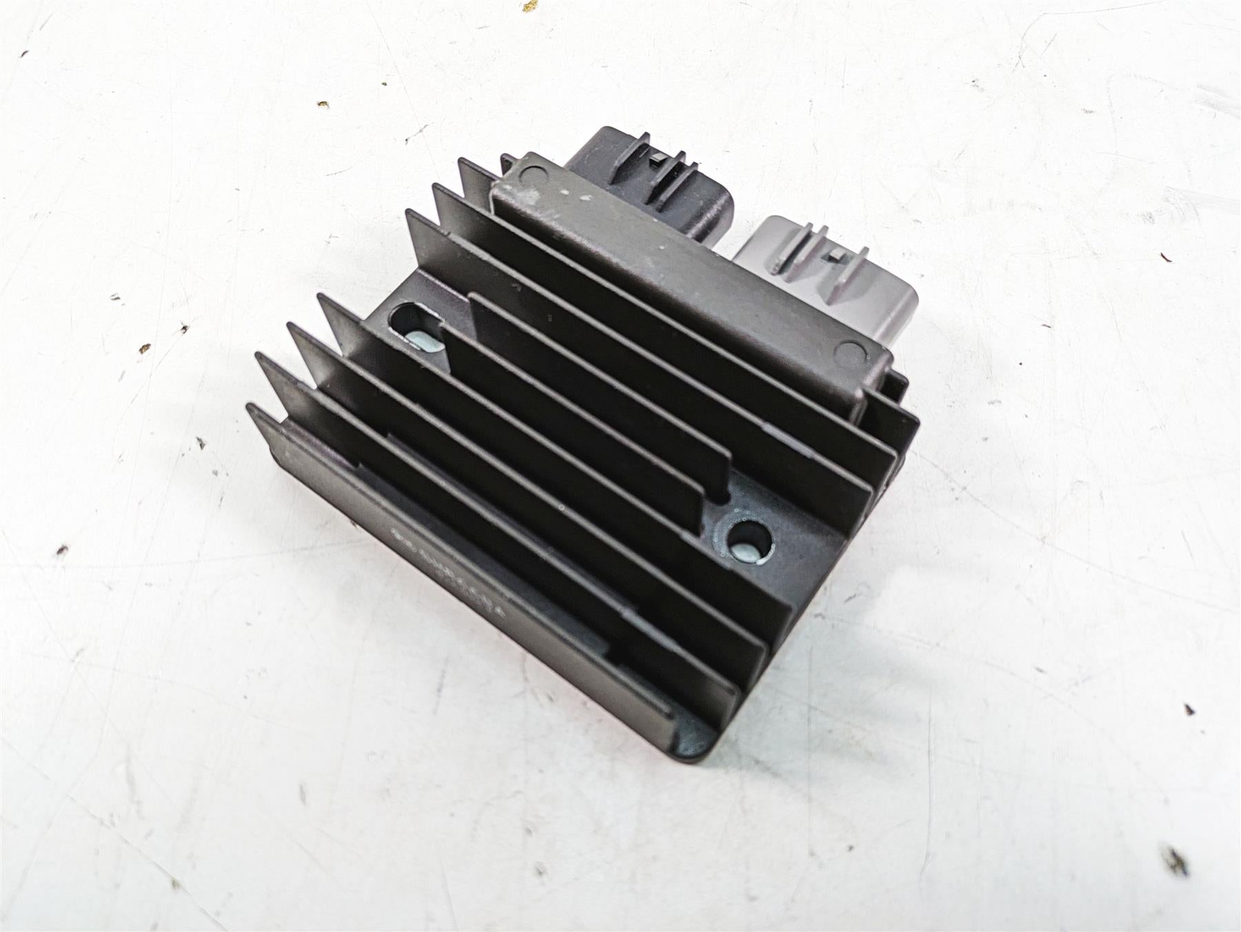 2018 Kawasaki ZX1002 Ninja H2 SX Rectifier Voltage Regulator SH866BA 21066-0745 {{ shop.shopifyCountryName }} - Mototech271
