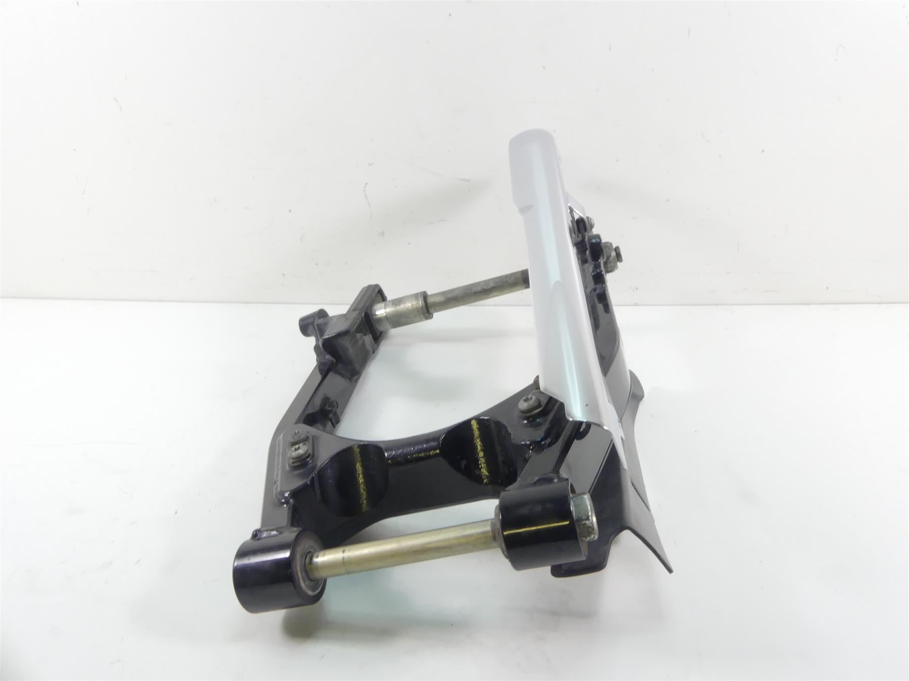 2013 Harley FXDWG Dyna Wide Glide Rear Swingarm + 25mm Axle 47820-10 {{ shop.shopifyCountryName }} - Mototech271