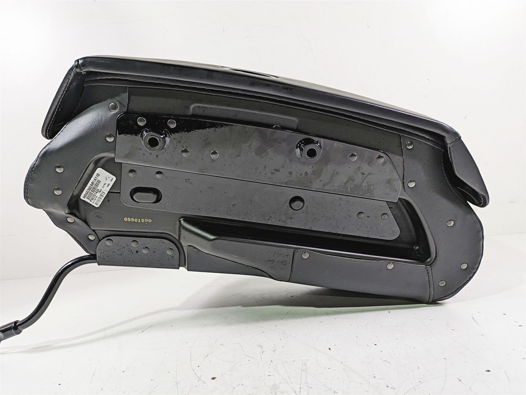 2019 Harley FLHCS Softail Heritage Right Saddle Bag Saddlebag 90201436 {{ shop.shopifyCountryName }} - Mototech271