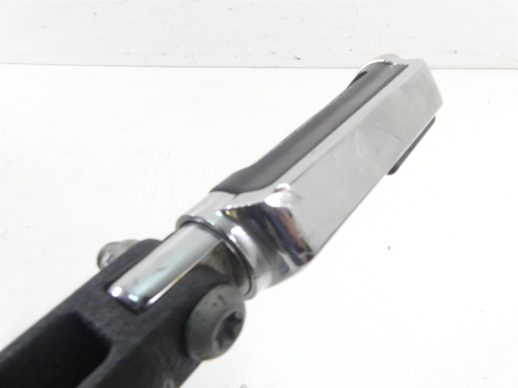 2009 Harley FXDL Dyna Low Rider Rear Passenger Footpeg Set 49224-06A 49230-06 {{ shop.shopifyCountryName }} - Mototech271