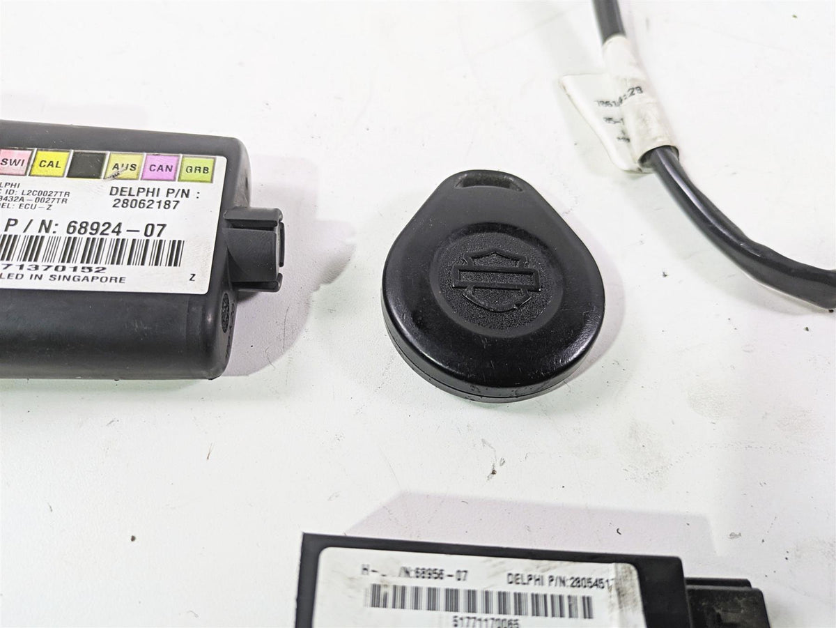 2007 Harley Touring FLHRSE CVO Road King Tssm Security Module + Fob 68924-07 {{ shop.shopifyCountryName }} - Mototech271