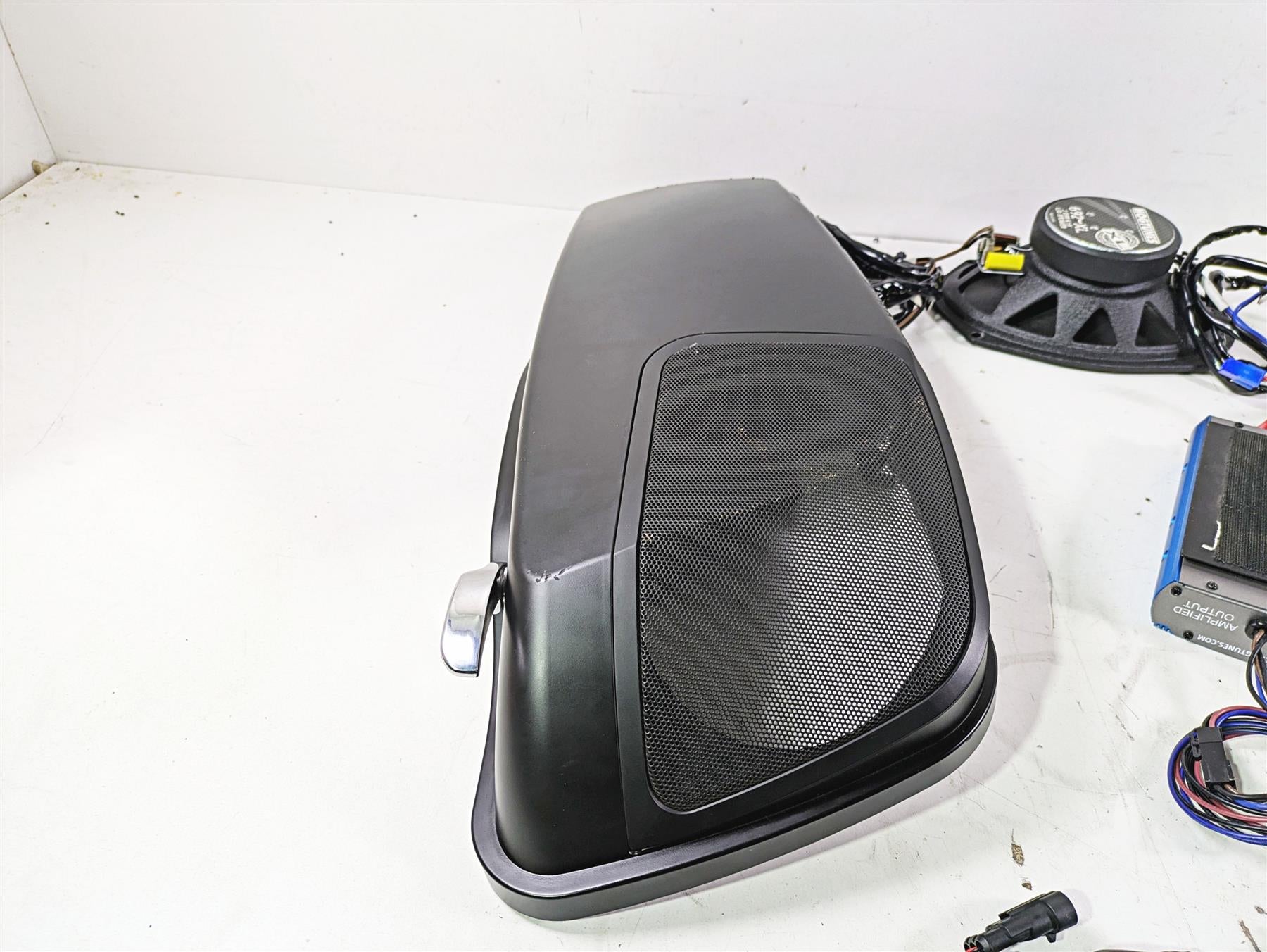 2014 -UP Harley Touring Hogtunes Rear Speaker Amp & Saddle Bag Lid Set REV225 692-XL {{ shop.shopifyCountryName }} - Mototech271
