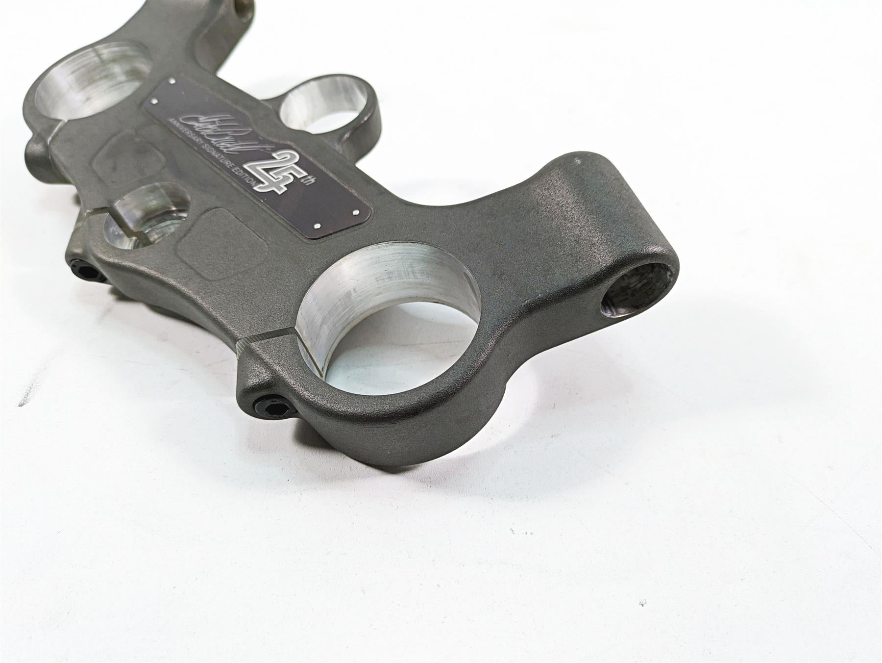 2008 Buell 1125 R Upper Triple Tree Signature Steering Clamp 54mm J0105.1AMYCP {{ shop.shopifyCountryName }} - Mototech271