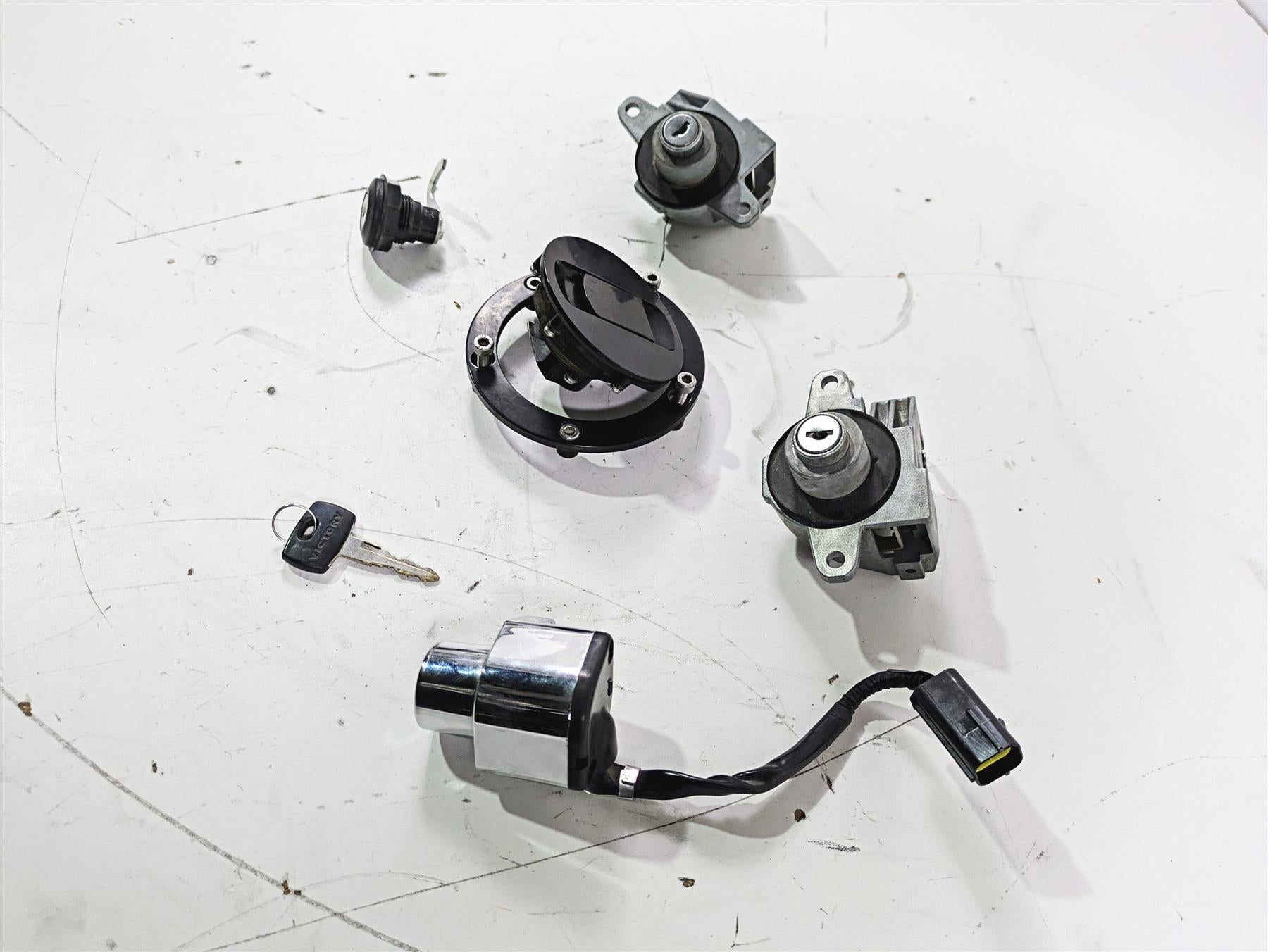 2012 Victory Cross Country Ignition Switch Key Locks Set 4012943 {{ shop.shopifyCountryName }} - Mototech271