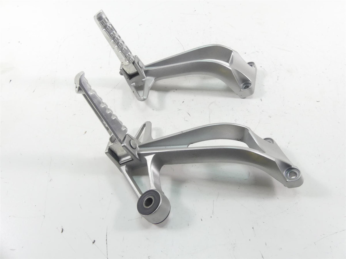 2008 Yamaha FZ1 Fazer Rear Passenger Footpeg Set 2D1-2741L-00-00 2D1-2742L-00-00 {{ shop.shopifyCountryName }} - Mototech271