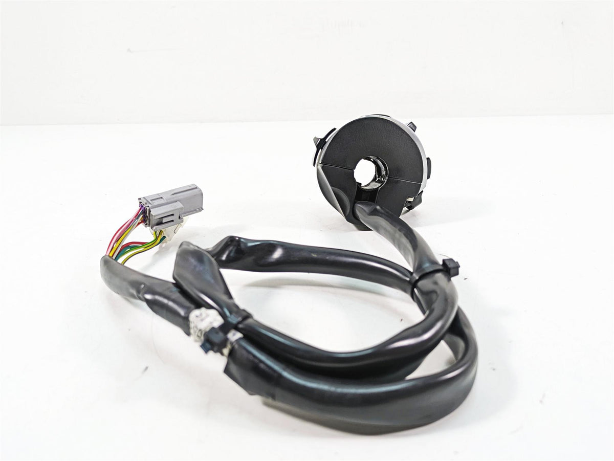 2020 Moto Guzzi V85 TT Adventure Right Hand Start Stop Control Switch 2D000528 {{ shop.shopifyCountryName }} - Mototech271