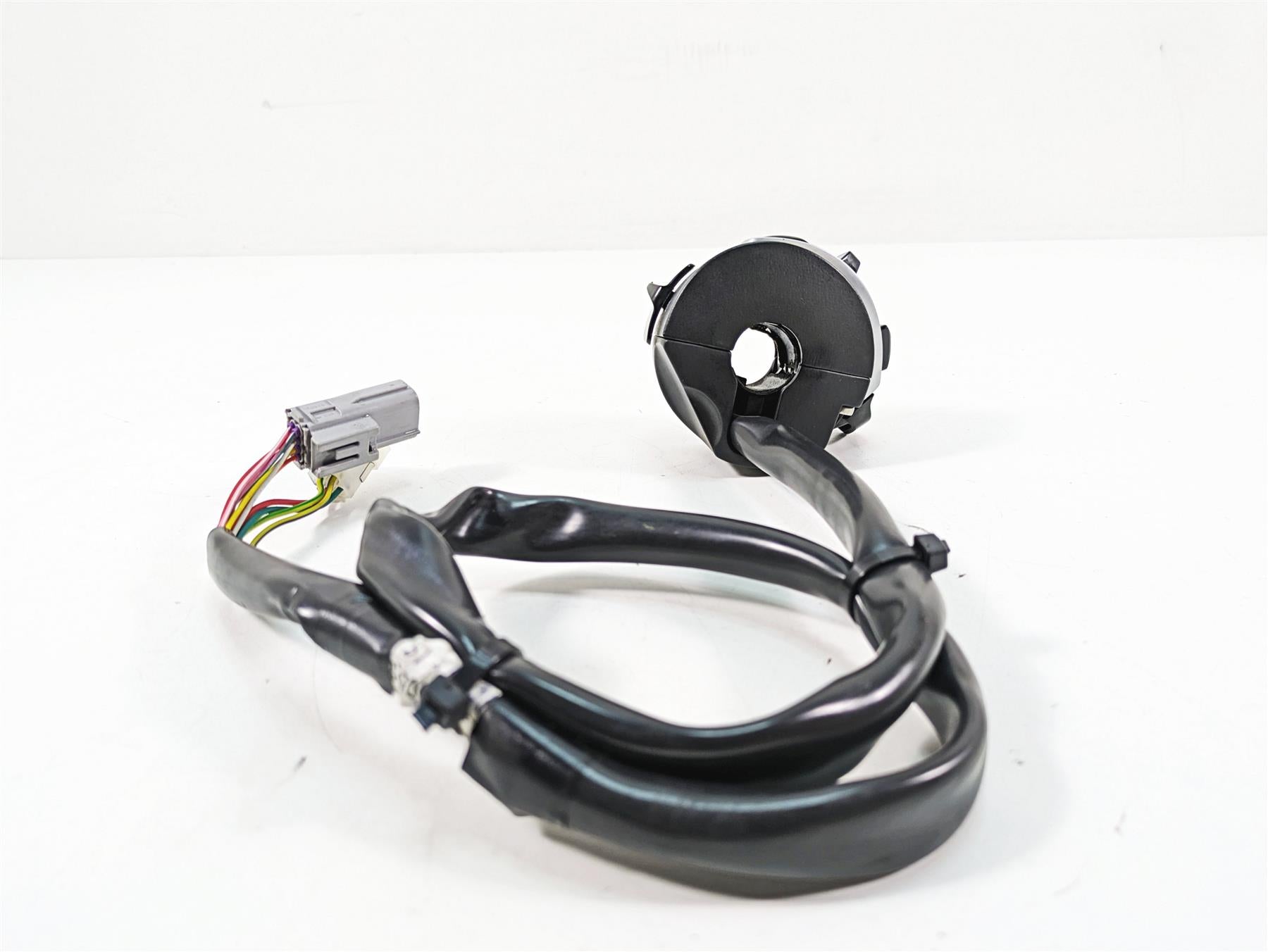 2020 Moto Guzzi V85 TT Adventure Right Hand Start Stop Control Switch 2D000528 {{ shop.shopifyCountryName }} - Mototech271