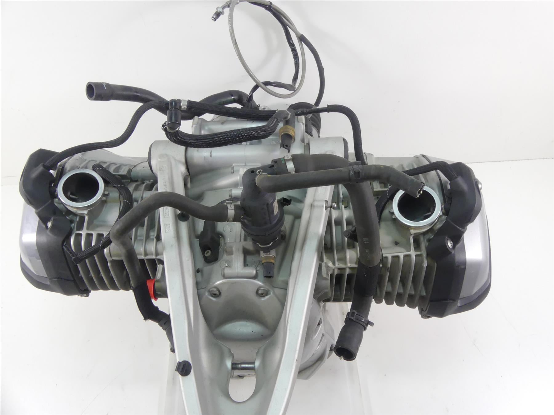 2015 BMW R1200RT K52 Running Engine Motor 16K + Trailing Arm - Read 11008389101 {{ shop.shopifyCountryName }} - Mototech271