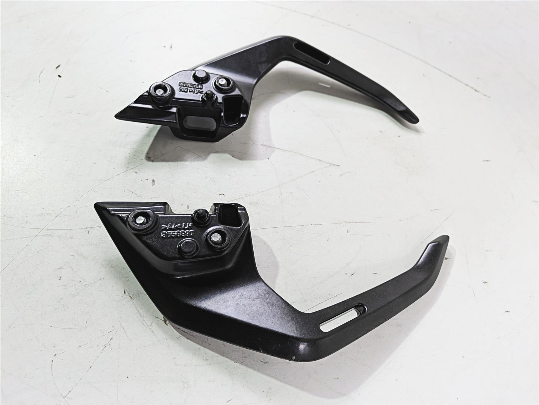 2023 BMW G310R K03 Rear Passenger Grab Handle Set 46541542581 46541542582 {{ shop.shopifyCountryName }} - Mototech271