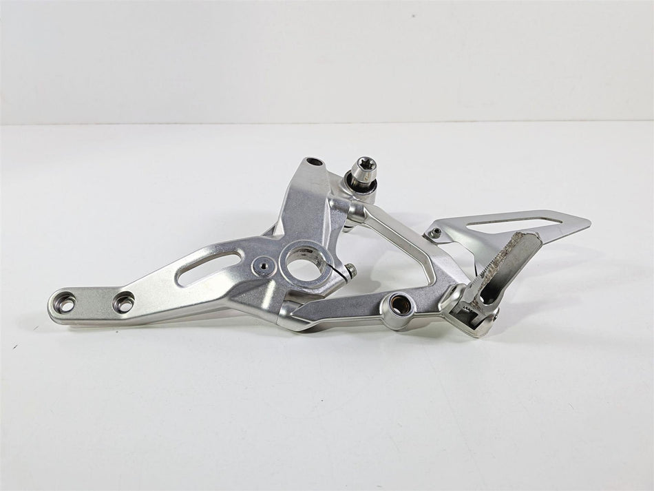 2019 Ducati 959 Panigale Left Frame Mount & Footpeg Set 8291E061AA 82424631AA {{ shop.shopifyCountryName }} - Mototech271