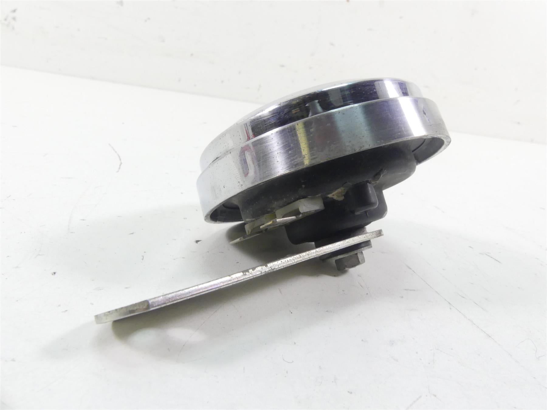 2007 Ducati Sport Classic GT1000 Horn With Chrome Cover {{ shop.shopifyCountryName }} - Mototech271
