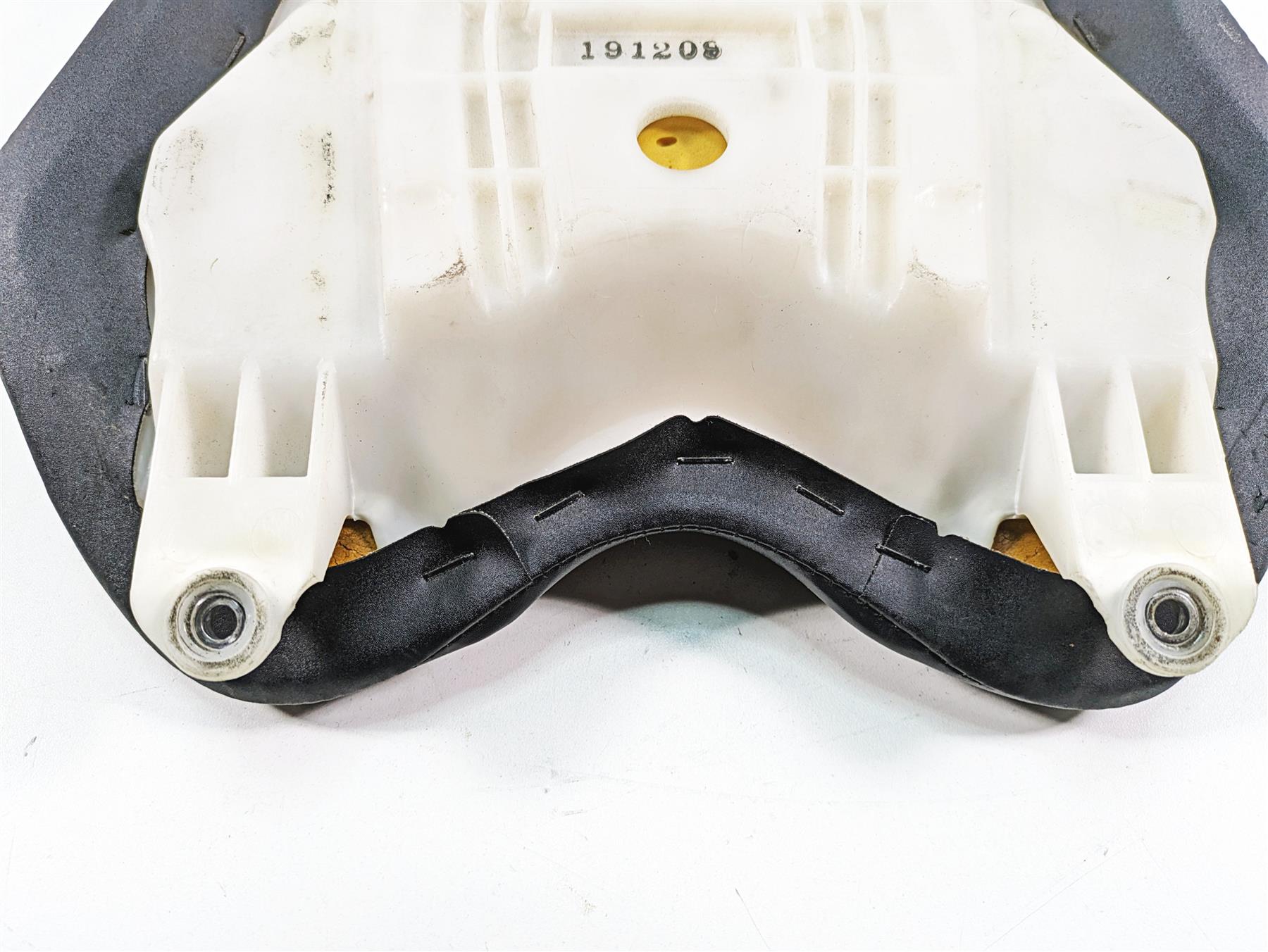 2007 Yamaha R1 YZFR1 Front Seat Saddle 4C8-24710-00-00 {{ shop.shopifyCountryName }} - Mototech271