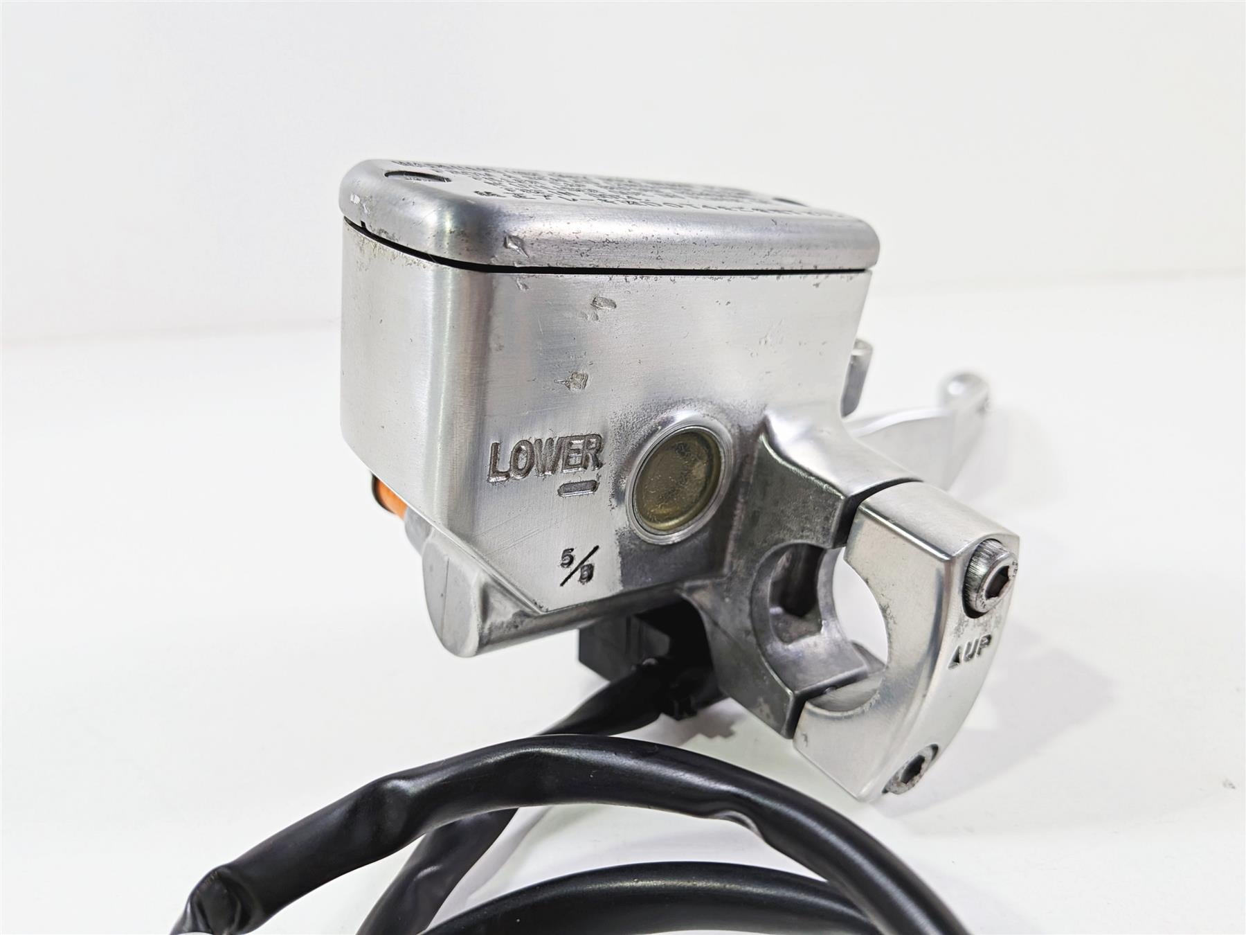 2006 Yamaha XVZ1300 Royal Star Front Brake Master Cylinder 4XY-W2587-01-00 {{ shop.shopifyCountryName }} - Mototech271
