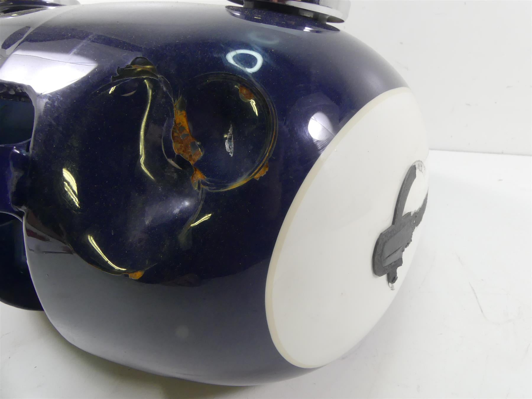 2019 Harley FLHC Softail Heritage Fuel Gas Petrol Tank Reservoir - Dent 61000674 {{ shop.shopifyCountryName }} - Mototech271
