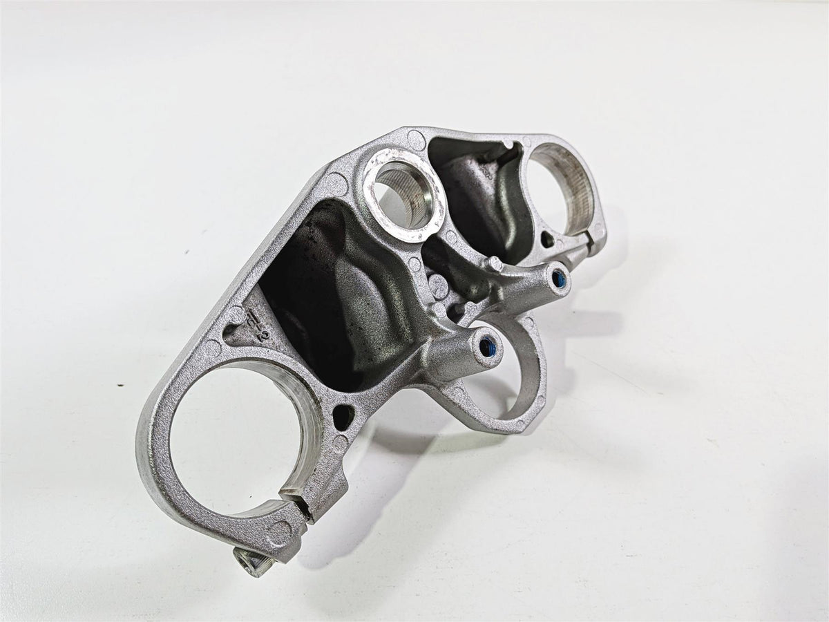 2012 Yamaha XT1200 Super Tenere Upper Triple Tree Steering Clamp 23P-23405-00-00 {{ shop.shopifyCountryName }} - Mototech271