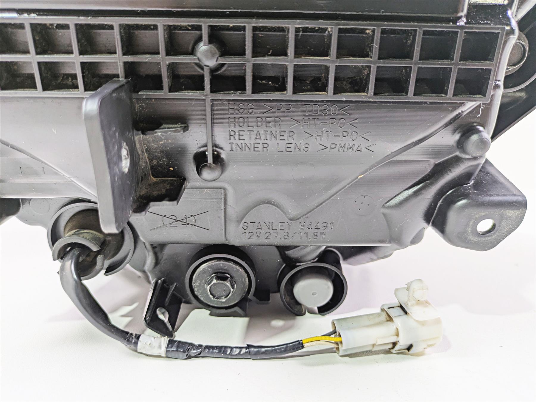2023 Suzuki GSX1300 RR Hayabusa Headlight Head Light Lamp - Read 35100-10L00 {{ shop.shopifyCountryName }} - Mototech271