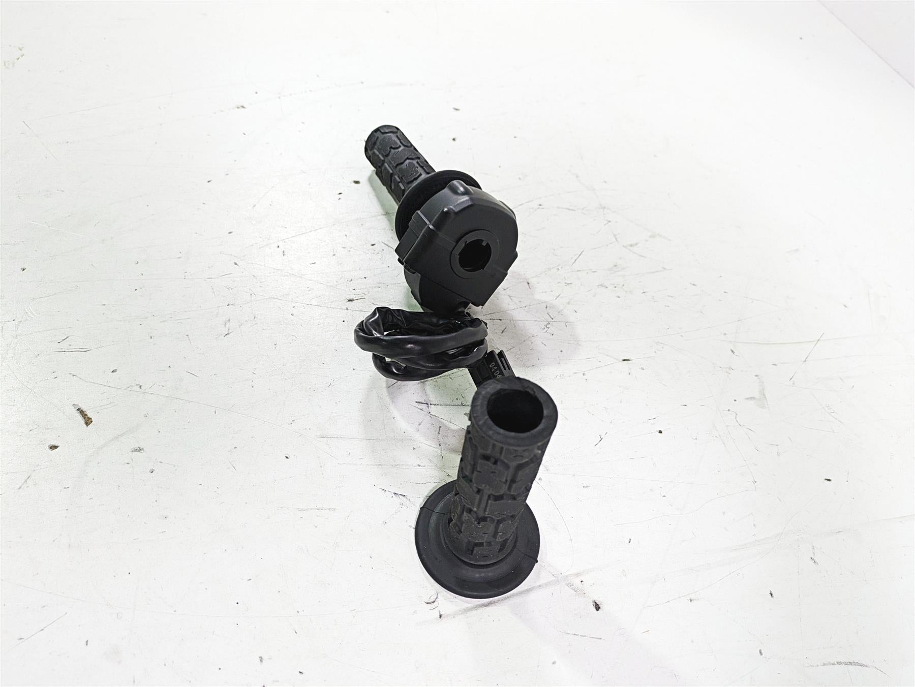 2020 Triumph Street Scrambler 900 Ride Fly By Wire Throttle Control T2044045 {{ shop.shopifyCountryName }} - Mototech271