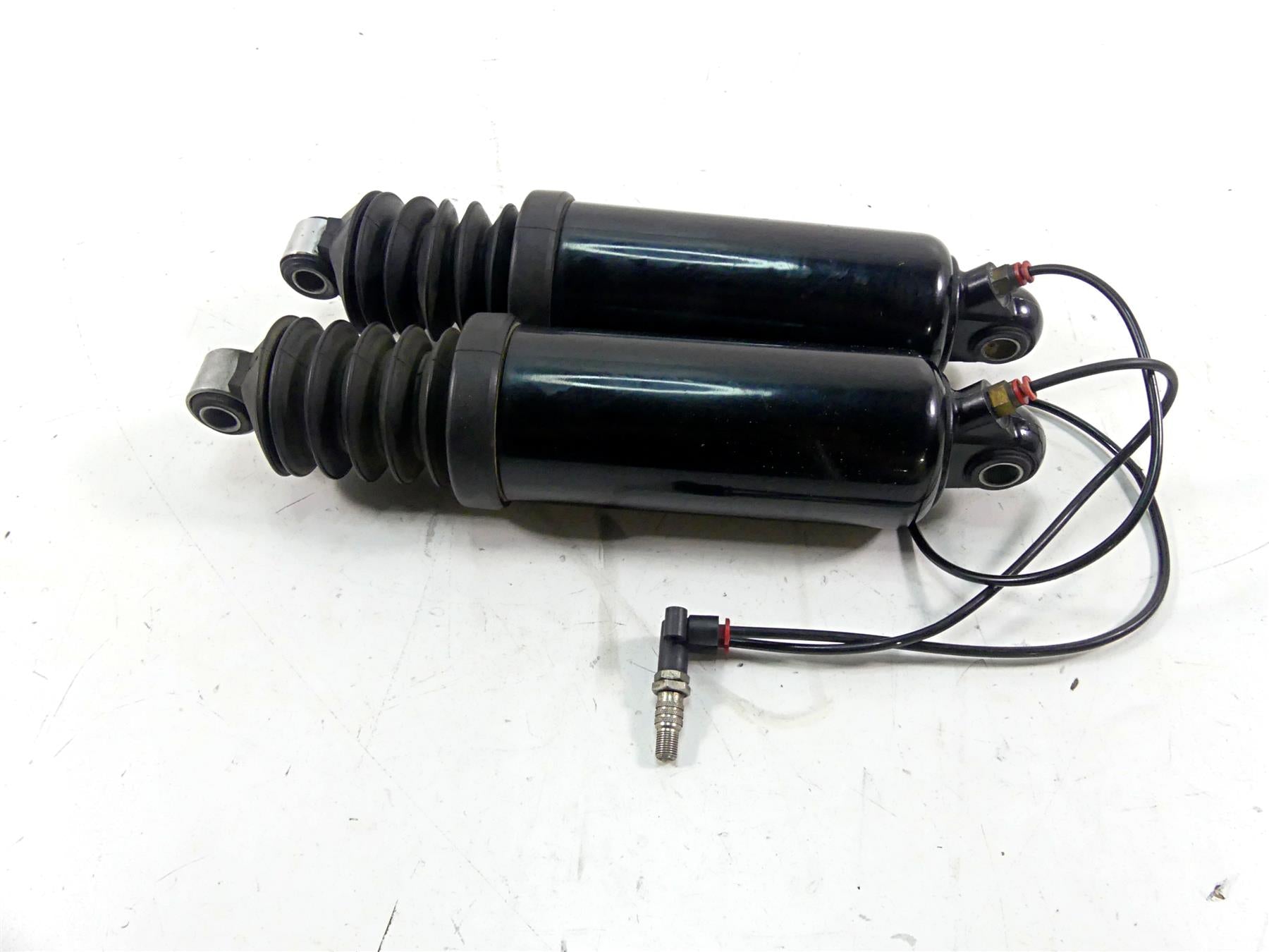 2008 Harley Touring FLHX Street Glide Rear 12" Air Shock Suspension 54662-02A {{ shop.shopifyCountryName }} - Mototech271