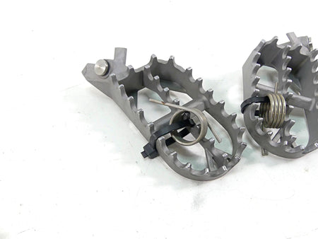 2016 BMW R1200GS Adv K51 Rider Footpeg Foot Peg Set 46718529843 46718529844 {{ shop.shopifyCountryName }} - Mototech271