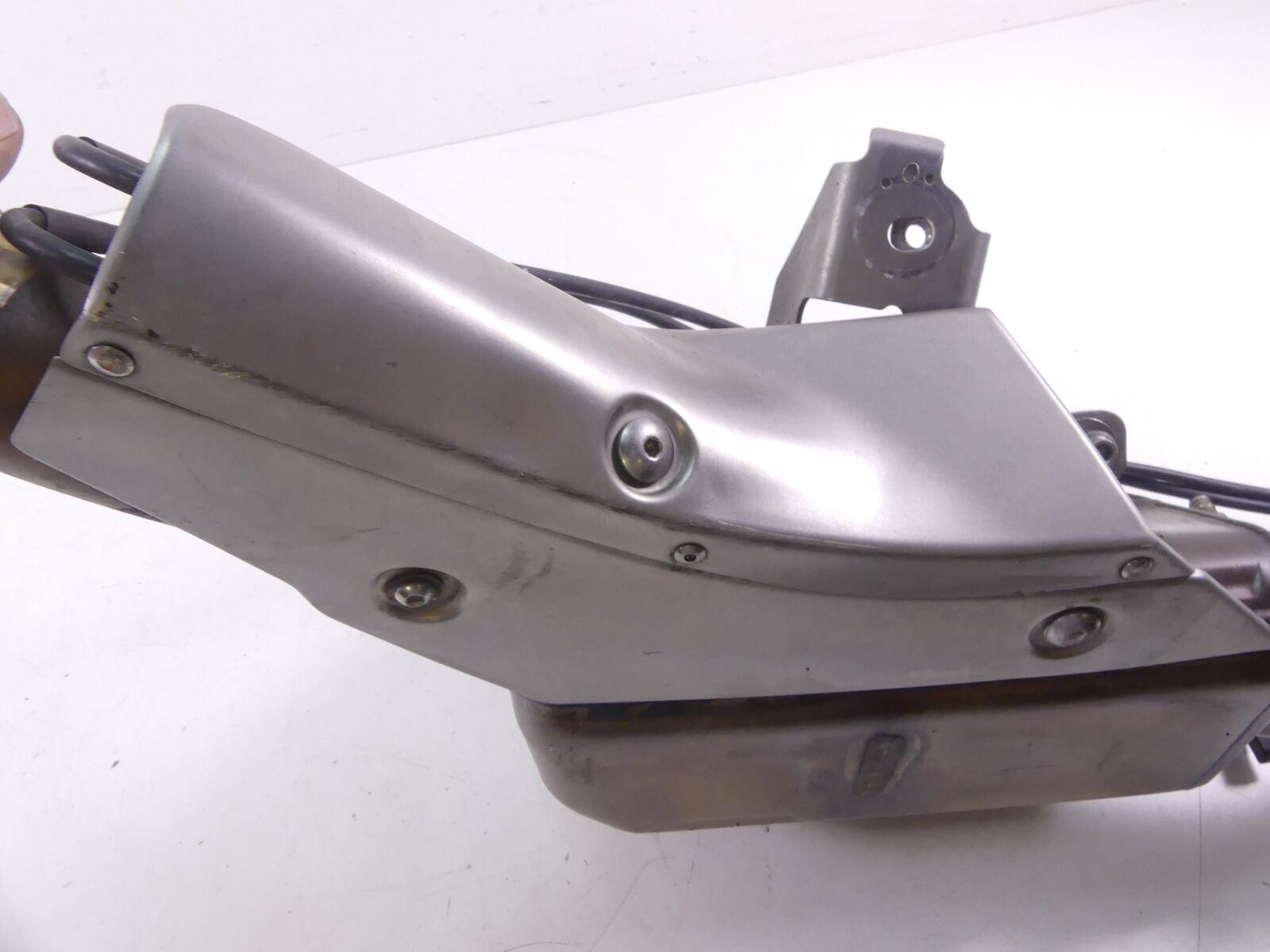 2015 Yamaha YZF-R1M Exhaust Pipe Mid Chamber & Servo Motor 2CR-14730-00-00 {{ shop.shopifyCountryName }} - Mototech271