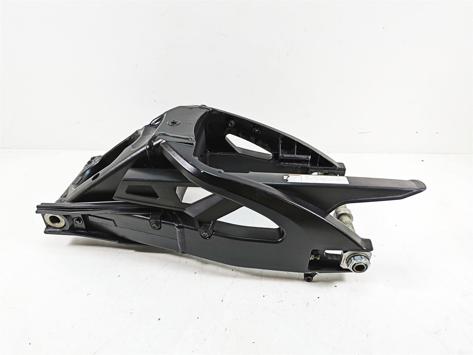 2009 Suzuki GSXR750 K9 Straight Rear Swingarm Swing Arm & Axle 61000-01H10-YAP {{ shop.shopifyCountryName }} - Mototech271