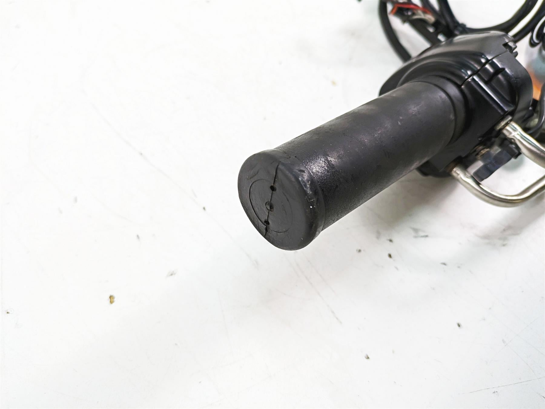 2015 Harley FXDL Dyna Low Rider Right Hand Control Switch + Led Blinker 72944-12 {{ shop.shopifyCountryName }} - Mototech271