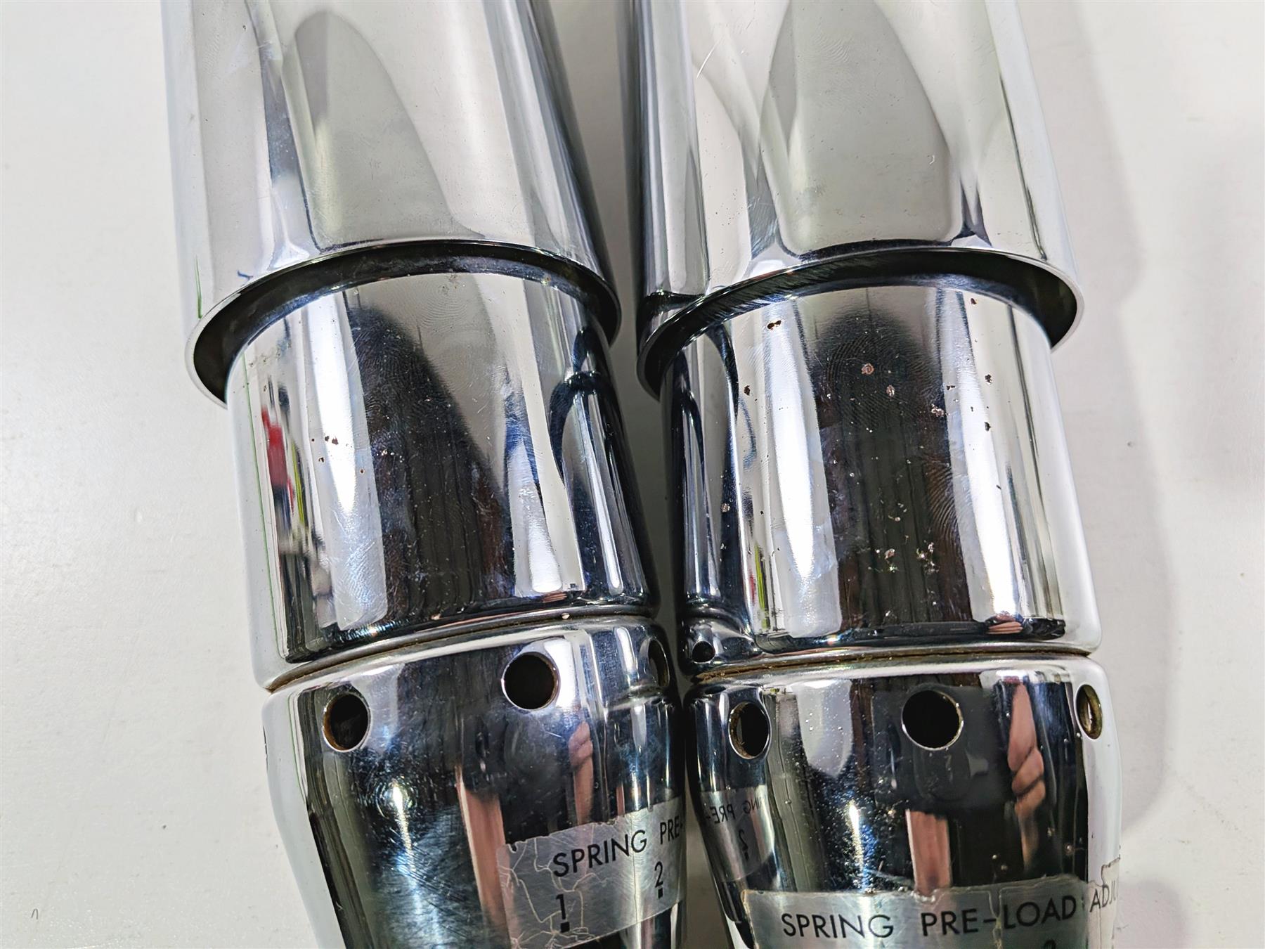 2011 Harley FXDF Dyna Fat Bob Rear Chrome Shock Damper Set 13.5" 54537-08A {{ shop.shopifyCountryName }} - Mototech271