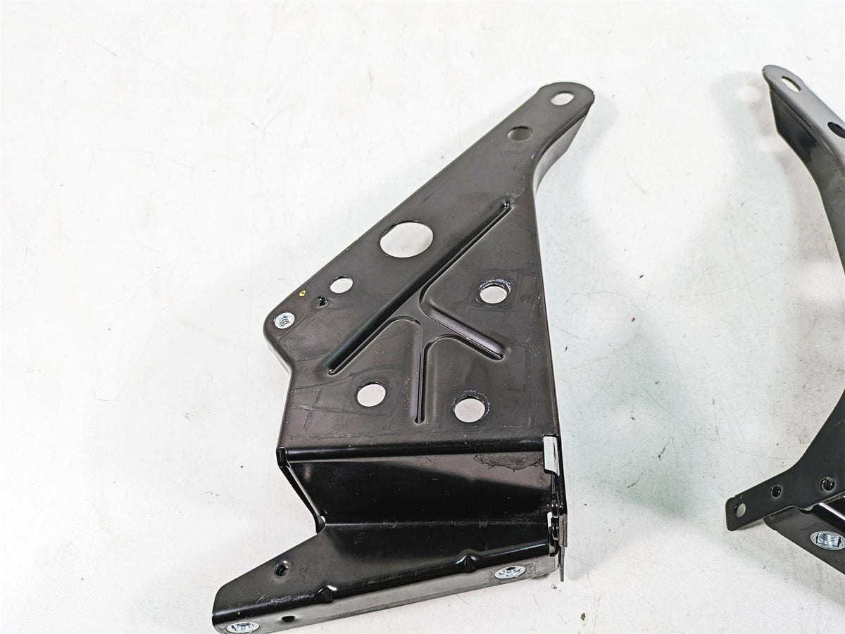 2020 Harley Touring FLHX Street Glide Front Fairing Mounting Brackets 57000170 {{ shop.shopifyCountryName }} - Mototech271