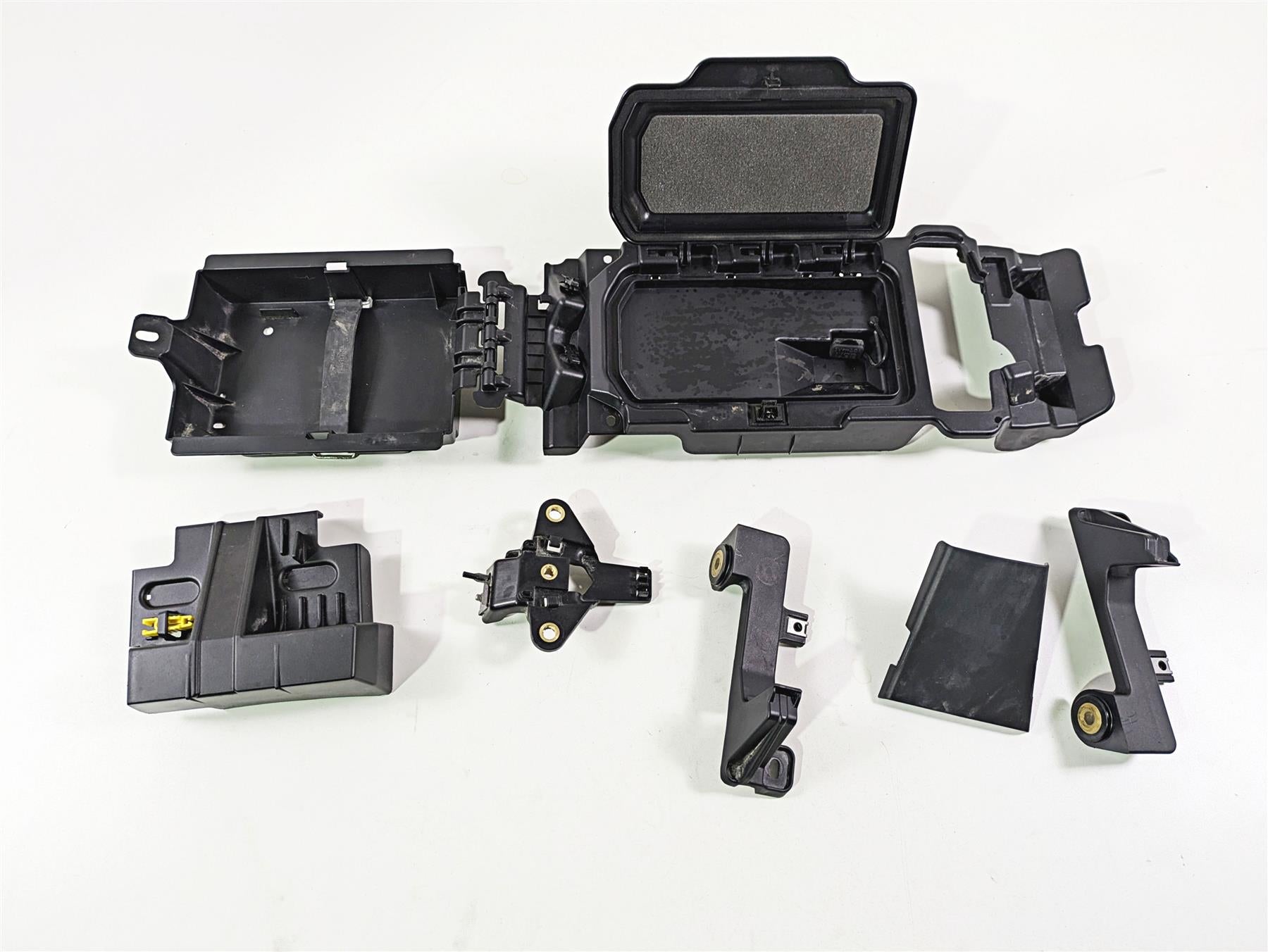 2024 Triumph Tiger 900 GT Rear Body Plastic Stay Holder Kit T2505566 T2505645 {{ shop.shopifyCountryName }} - Mototech271