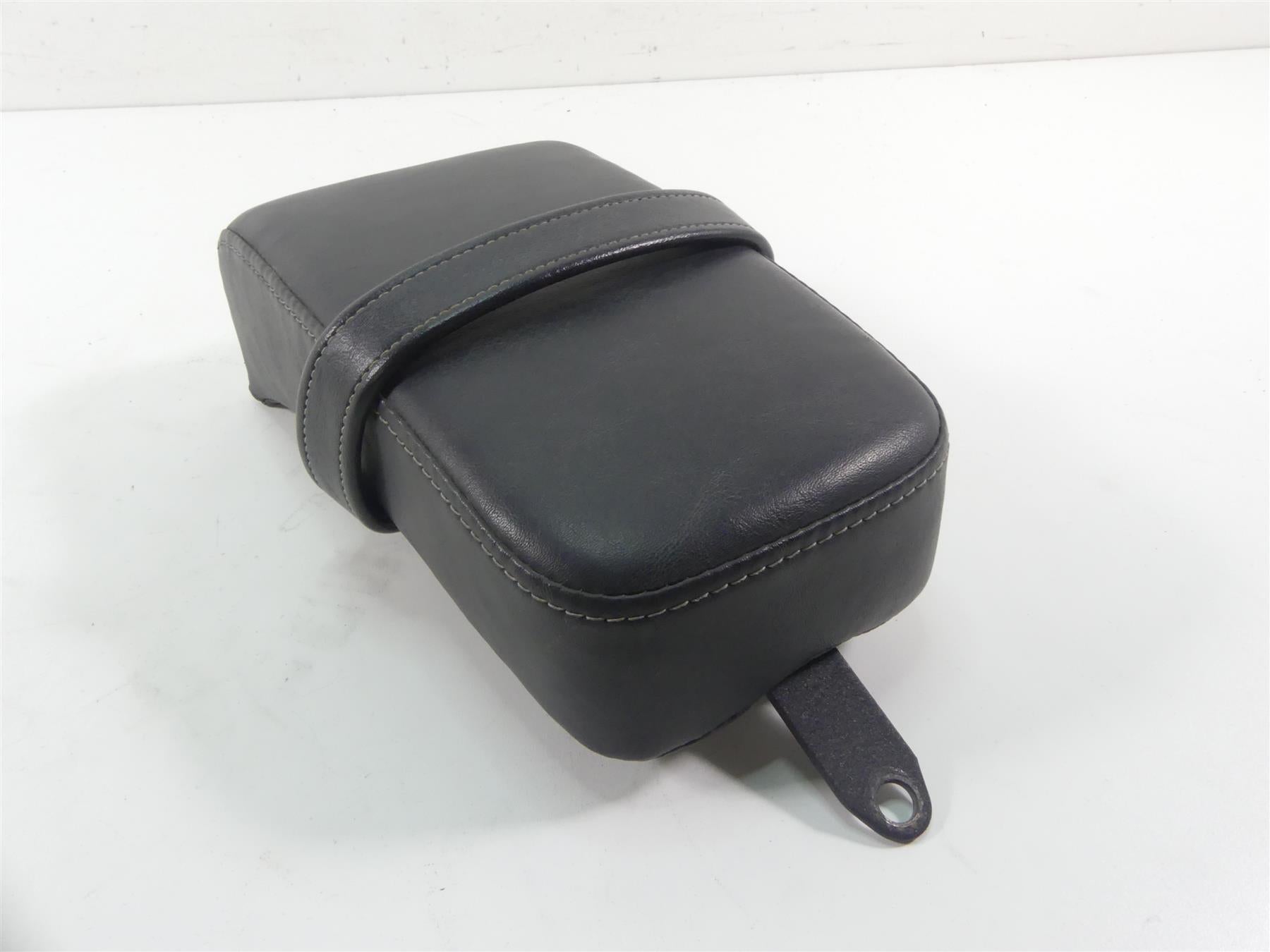 2013 Harley FXDWG Dyna Wide Glide Rear Passenger Pillion Seat -Read 51504-10 {{ shop.shopifyCountryName }} - Mototech271