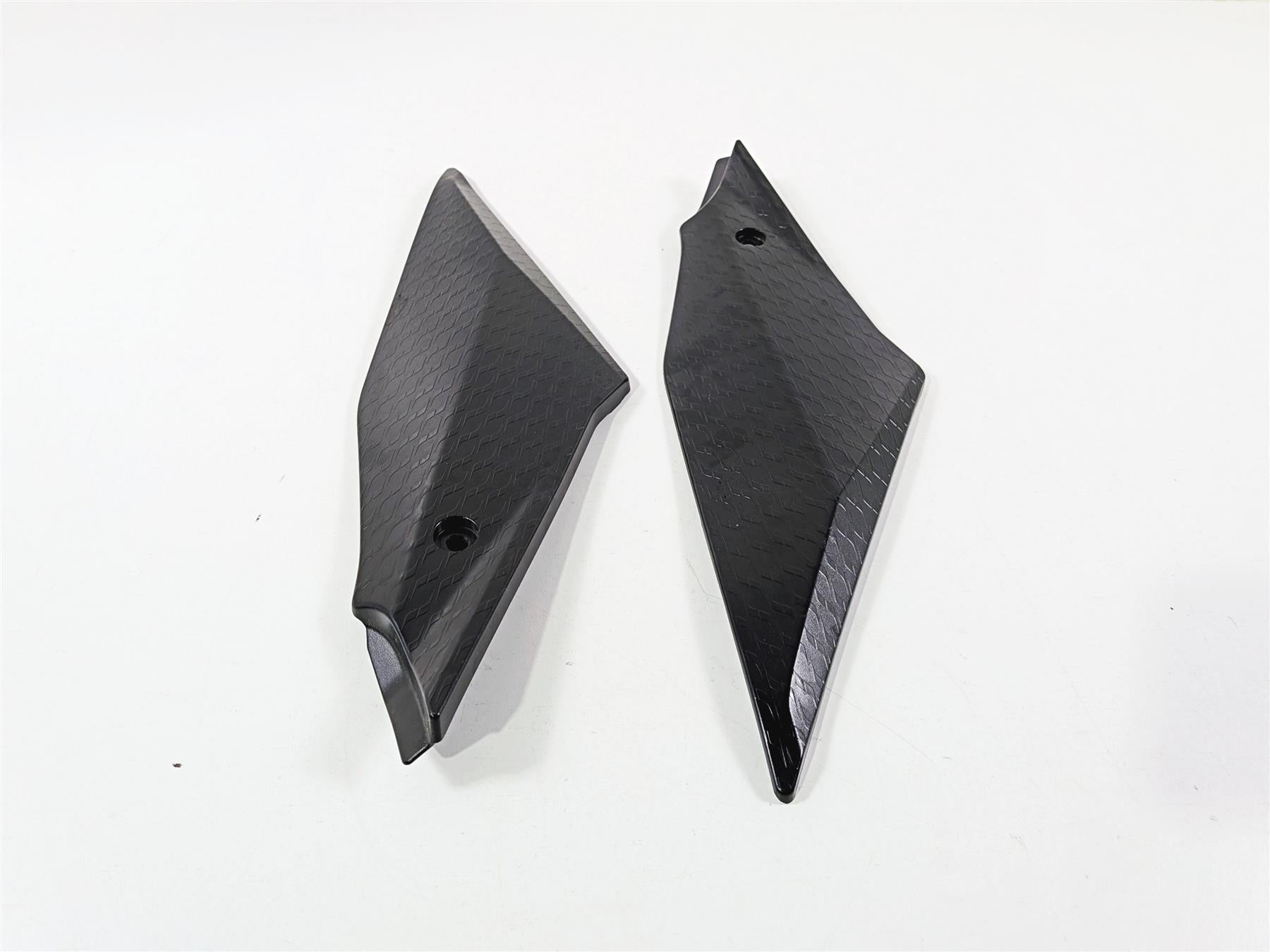 2016 Yamaha YZF R1 RN32 Left Right Gas Tank Cover Fairing 2CR-24129-00 {{ shop.shopifyCountryName }} - Mototech271