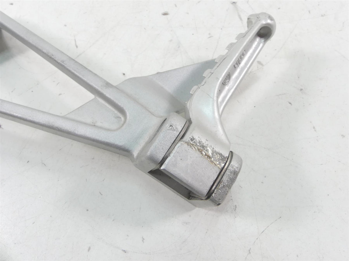 2021 Aprilia RS 660 Rear Passenger Footpeg Foot Peg Rest Set 2B005206 2B005205 {{ shop.shopifyCountryName }} - Mototech271